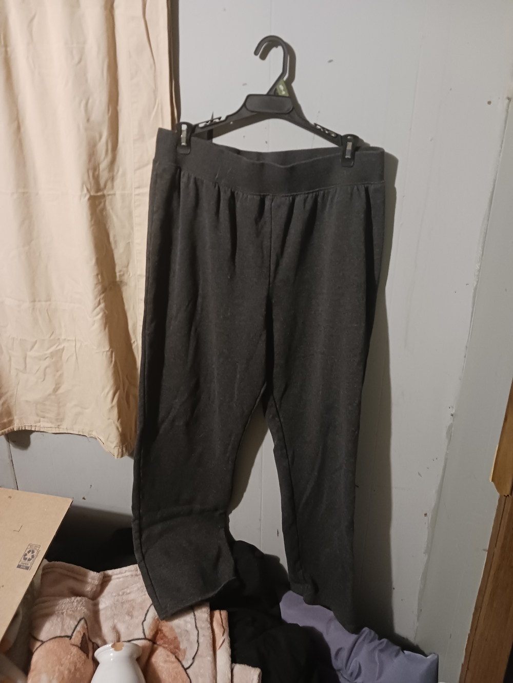 Bobbie Brooks Women's Black Elastic-Waist Joggers
